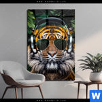 Acrylglasbild Cooler Tiger Hochformat Produktvorschau mit dem Bild Cooler Tiger im Format Hochformat.