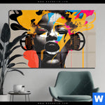 Acrylglasbild Frau Mit Kopfhoerern Querformat Produktvorschau mit dem Bild Frau mit Kopfhörern im Format Querformat.