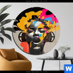 Acrylglasbild Frau Mit Kopfhoerern Rund Produktvorschau mit dem Bild Frau mit Kopfhörern im Format Rund.