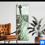Acrylglasbild Freiheit Ueber Manhattan Schmal Produktvorschau mit dem Bild Freiheit über Manhattan im Format Schmal.