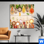 Acrylglasbild Gewuerze Auf Hoelzernen Loeffeln Quadrat Produktvorschau mit dem Bild Gewürze auf hölzernen Löffeln im Format Quadrat.