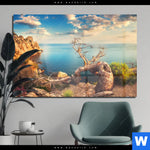 Acrylglasbild Kuestenlandschaft Mit Altem Baum Querformat Produktvorschau mit dem Bild Küstenlandschaft mit altem Baum im Format Querformat.