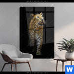 Acrylglasbild Leopard In Der Dunkelheit Hochformat Produktvorschau mit dem Bild Leopard in der Dunkelheit im Format Hochformat.
