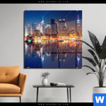 Acrylglasbild Manhattan Bei Nacht Quadrat Produktvorschau mit dem Bild Manhattan bei Nacht im Format Quadrat.