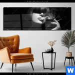 Acrylglasbild Rauchende Lady Panorama Produktvorschau mit dem Bild Rauchende Lady im Format Panorama.