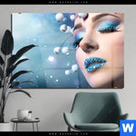 Acrylglasbild Schoenheit In Blau Weiss Querformat Produktvorschau mit dem Bild Schönheit in Blau & Weiss im Format Querformat.