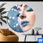 Acrylglasbild Schoenheit In Blau Weiss Rund Produktvorschau mit dem Bild Schönheit in Blau & Weiss im Format Rund.