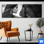 Acrylglasbild Seelenblick Loewe Frau Panorama Produktvorschau mit dem Bild Seelenblick - Löwe & Frau im Format Panorama.