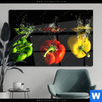 Acrylglasbild Spritzer Von Paprika Beim Fallen Ins Wasser Querformat Produktvorschau mit dem Bild Spritzer von Paprika beim fallen ins Wasser im Format Querformat.