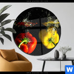 Acrylglasbild Spritzer Von Paprika Beim Fallen Ins Wasser Rund Produktvorschau mit dem Bild Spritzer von Paprika beim fallen ins Wasser im Format Rund.