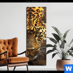 Alu Dibond Bild Geheimnisvoller Leopard Schmal Produktvorschau mit dem Bild Geheimnisvoller Leopard im Format Schmal.