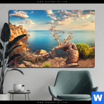 Alu Dibond Bild Kuestenlandschaft Mit Altem Baum Querformat Produktvorschau mit dem Bild Küstenlandschaft mit altem Baum im Format Querformat.