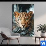 Alu Dibond Bild Leopard Zwischen Blaettern Hochformat Produktvorschau mit dem Bild Leopard zwischen Blättern im Format Hochformat.