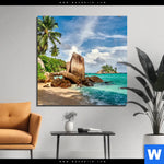 Alu Dibond Bild Schoener Strand Mit Palmen Quadrat Produktvorschau mit dem Bild Schöner Strand mit Palmen im Format Quadrat.