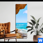 Alu Dibond Bild Wellenrauschen Und Felsenklippe Schmal Produktvorschau mit dem Bild Wellenrauschen und Felsenklippe im Format Schmal.