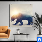 Aluminiumbild Gebürstet Baer Wald No2 Quadrat Produktvorschau mit dem Bild Bär & Wald No.2 im Format Quadrat.
