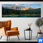 Aluminiumbild Gebürstet Bergsee Im Wald Panorama Produktvorschau mit dem Bild Bergsee im Wald im Format Panorama.