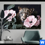 Aluminiumbild Gebürstet Blumen Und Raubkatzenmagie Querformat Produktvorschau mit dem Bild Blumen und Raubkatzenmagie im Format Querformat.