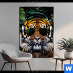 Aluminiumbild Gebürstet Cooler Tiger Hochformat Produktvorschau mit dem Bild Cooler Tiger im Format Hochformat.