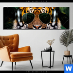Aluminiumbild Gebürstet Cooler Tiger Panorama Produktvorschau mit dem Bild Cooler Tiger im Format Panorama.