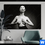 Aluminiumbild Gebürstet Dame Mit Zigarre Querformat Produktvorschau mit dem Bild Dame mit Zigarre im Format Querformat.