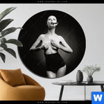 Aluminiumbild Gebürstet Dame Mit Zigarre Rund Produktvorschau mit dem Bild Dame mit Zigarre im Format Rund.