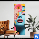 Aluminiumbild Gebürstet Florales Frauenportraet Erika Schmal Produktvorschau mit dem Bild Florales Frauenporträt - Erika im Format Schmal.