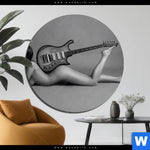 Aluminiumbild Gebürstet Frau Gitarre No 2 Rund Produktvorschau mit dem Bild Frau & Gitarre No.2 im Format Rund.