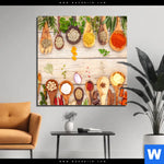 Aluminiumbild Gebürstet Gewuerze Auf Hoelzernen Loeffeln Quadrat Produktvorschau mit dem Bild Gewürze auf hölzernen Löffeln im Format Quadrat.