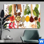 Aluminiumbild Gebürstet Gewuerze Auf Loeffeln Weiss Querformat Produktvorschau mit dem Bild Gewürze auf Löffeln - weiß im Format Querformat.