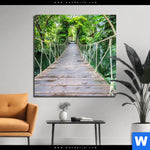 Aluminiumbild Gebürstet Haengebruecke Im Dschungel Quadrat Produktvorschau mit dem Bild Hängebrücke im Dschungel im Format Quadrat.