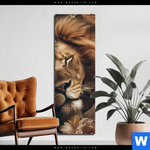 Aluminiumbild Gebürstet Loewe Schlaeft In Blueten Schmal Produktvorschau mit dem Bild Löwe schläft in Blüten im Format Schmal.