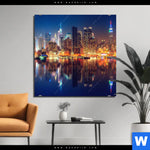 Aluminiumbild Gebürstet Manhattan Bei Nacht Quadrat Produktvorschau mit dem Bild Manhattan bei Nacht im Format Quadrat.