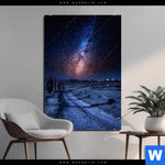 Aluminiumbild Gebürstet Milchstrasse Ueber Einem Feldweg Hochformat Produktvorschau mit dem Bild Milchstraße über einem Feldweg im Format Hochformat.