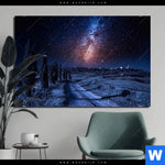 Aluminiumbild Gebürstet Milchstrasse Ueber Einem Feldweg Querformat Produktvorschau mit dem Bild Milchstraße über einem Feldweg im Format Querformat.