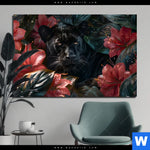 Aluminiumbild Gebürstet Panther Und Rote Blueten Querformat Produktvorschau mit dem Bild Panther und rote Blüten im Format Querformat.