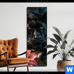 Aluminiumbild Gebürstet Panther Und Rote Blueten Schmal Produktvorschau mit dem Bild Panther und rote Blüten im Format Schmal.