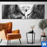 Aluminiumbild Gebürstet Schoener Mittelfinger Panorama Produktvorschau mit dem Bild Schöner Mittelfinger im Format Panorama.