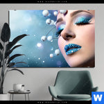 Aluminiumbild Gebürstet Schoenheit In Blau Weiss Querformat Produktvorschau mit dem Bild Schönheit in Blau & Weiss im Format Querformat.