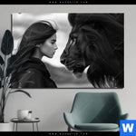 Aluminiumbild Gebürstet Seelenblick Loewe Frau Querformat Produktvorschau mit dem Bild Seelenblick - Löwe & Frau im Format Querformat.