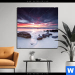 Aluminiumbild Gebürstet Sonnenaufgang Am Strand Mit Felsen Quadrat Produktvorschau mit dem Bild Sonnenaufgang am Strand mit Felsen im Format Quadrat.