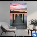 Aluminiumbild Gebürstet Steg In Den Sonnenuntergang Hochformat Produktvorschau mit dem Bild Steg in den Sonnenuntergang im Format Hochformat.