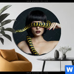 Bild Edelstahloptik Frau Mit Gelber Schlange Rund Produktvorschau mit dem Bild Frau mit gelber Schlange im Format Rund.