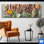 Bild Edelstahloptik Gewuerze Auf Holzloeffeln Panorama Produktvorschau mit dem Bild Gewürze auf Holzlöffeln im Format Panorama.