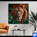 Bild Edelstahloptik Loewe Im Gruenen Regenwald Quadrat Produktvorschau mit dem Bild Löwe im grünen Regenwald im Format Quadrat.