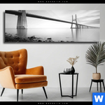 Leinwandbild Bruecke Am Weiten Meer Panorama Produktvorschau mit dem Bild Brücke am weiten Meer im Format Panorama.
