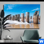 Leinwandbild Buhnen In Wellen Am Strand Querformat Produktvorschau mit dem Bild Buhnen in Wellen am Strand im Format Querformat.