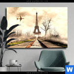 Leinwandbild Eifelturm Am Abstellgleis Querformat Produktvorschau mit dem Bild Eifelturm am Abstellgleis im Format Querformat.