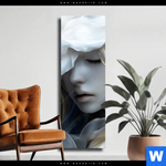 Leinwandbild Frau Im Licht Schmal Produktvorschau mit dem Bild Frau im Licht im Format Schmal.