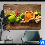 Leinwandbild Gewuerze Kraeuter Auf Holz Querformat Produktvorschau mit dem Bild Gewürze & Kräuter auf Holz im Format Querformat.